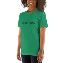 Carregue a imagem no visualizador da Galeria, Mother Gaia Camiseta unissex
